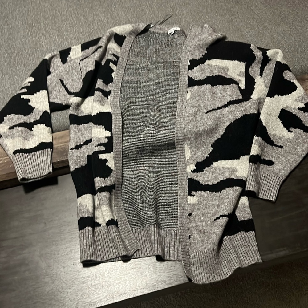 Women’s white birch sweater size L